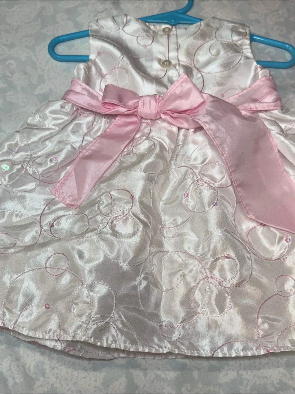 Prince elegant white